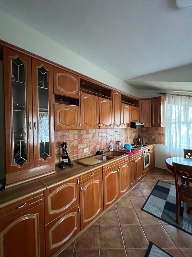 Villa Sokoli, Enjoy Sunset At This Spacious Apartment ティラナ エクステリア 写真