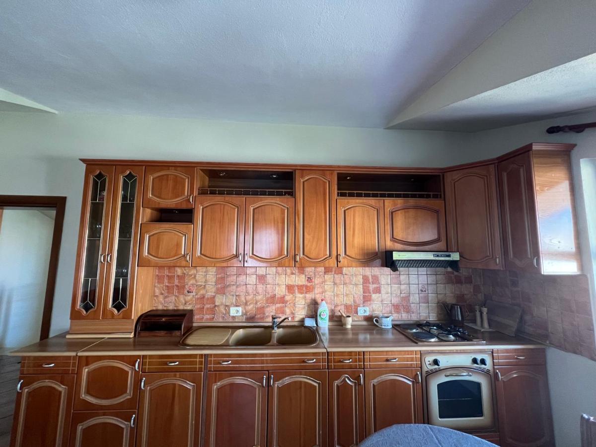 Villa Sokoli, Enjoy Sunset At This Spacious Apartment ティラナ エクステリア 写真