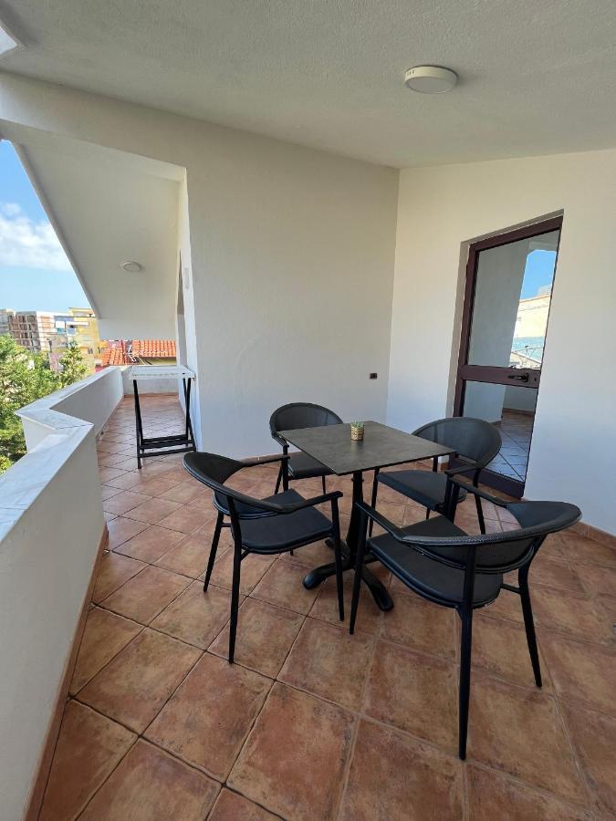 Villa Sokoli, Enjoy Sunset At This Spacious Apartment ティラナ エクステリア 写真