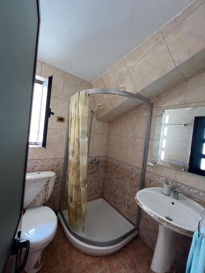 Villa Sokoli, Enjoy Sunset At This Spacious Apartment ティラナ エクステリア 写真