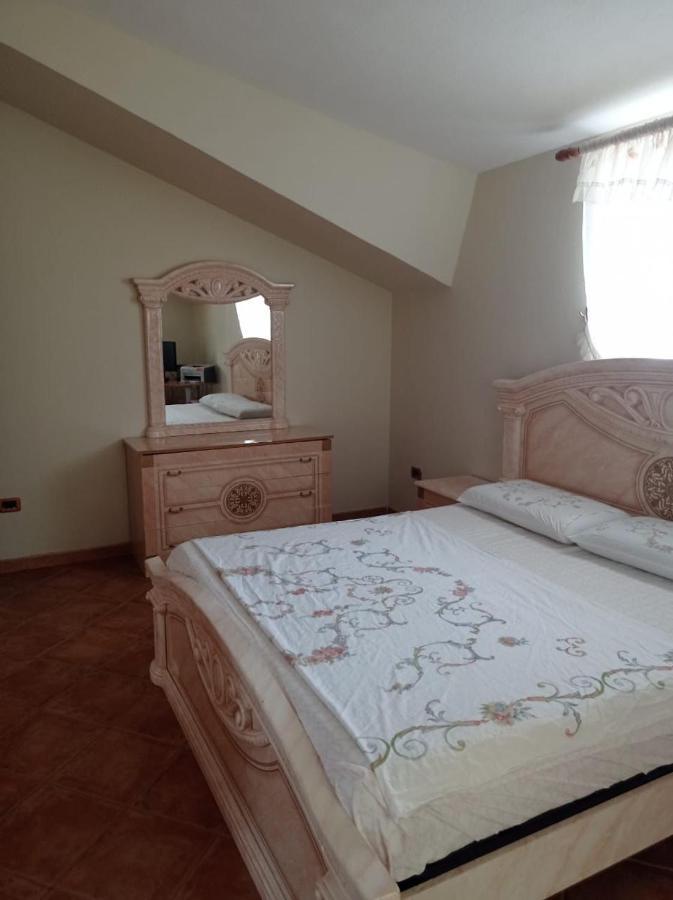 Villa Sokoli, Enjoy Sunset At This Spacious Apartment ティラナ エクステリア 写真