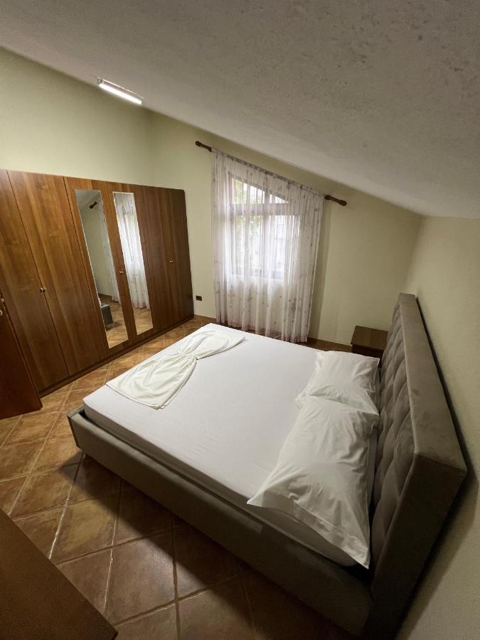 Villa Sokoli, Enjoy Sunset At This Spacious Apartment ティラナ エクステリア 写真