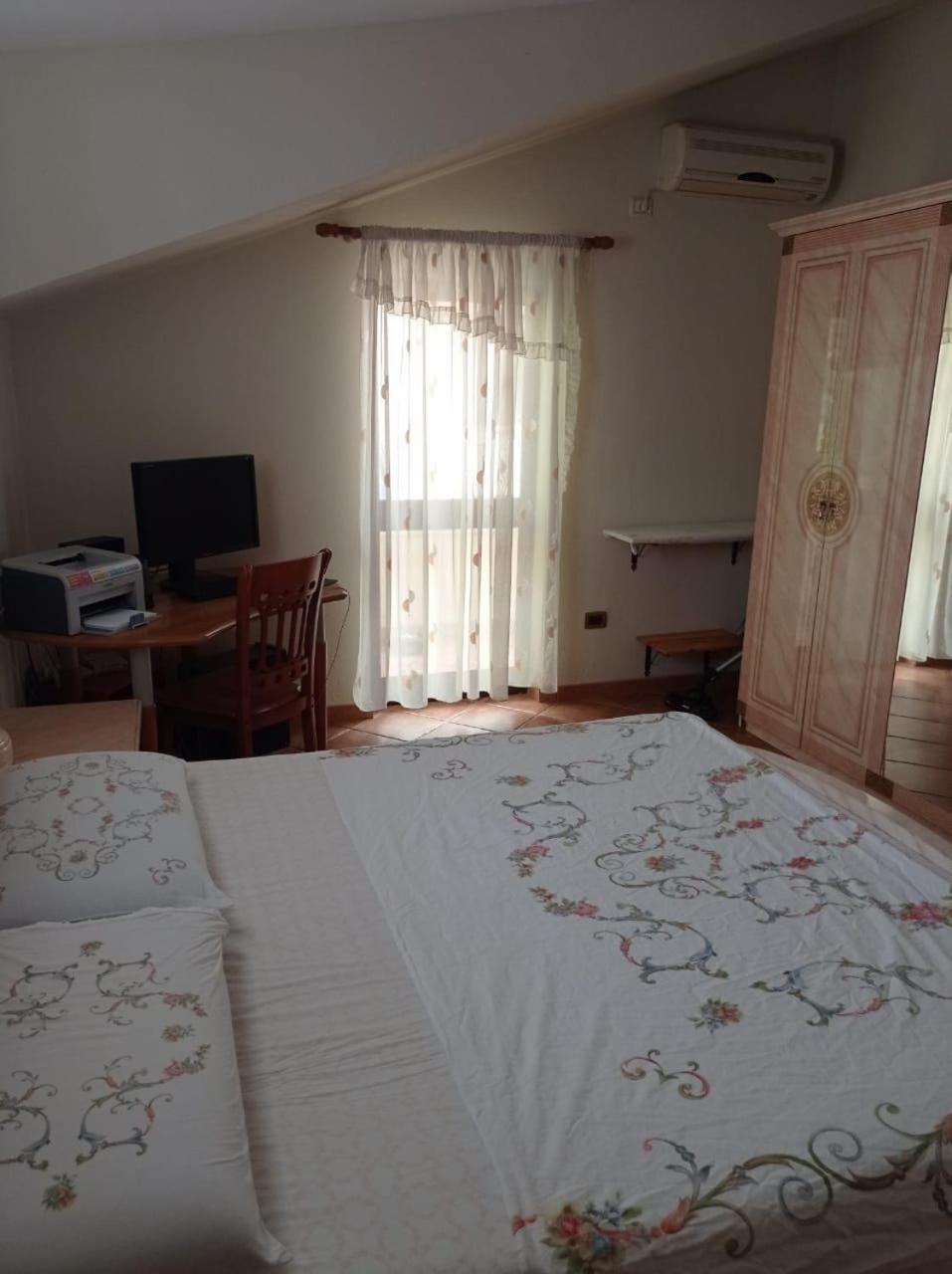 Villa Sokoli, Enjoy Sunset At This Spacious Apartment ティラナ エクステリア 写真