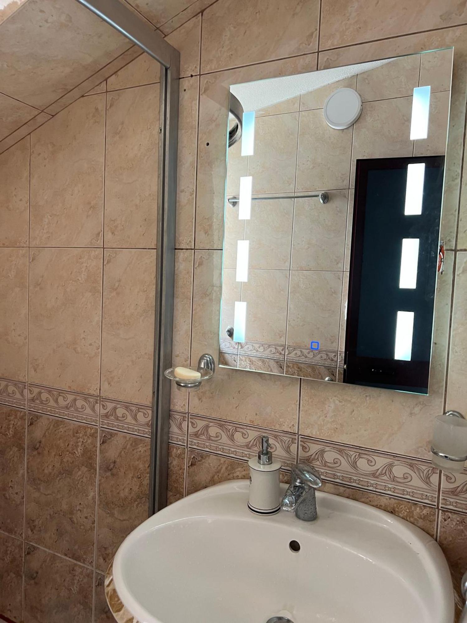 Villa Sokoli, Enjoy Sunset At This Spacious Apartment ティラナ エクステリア 写真